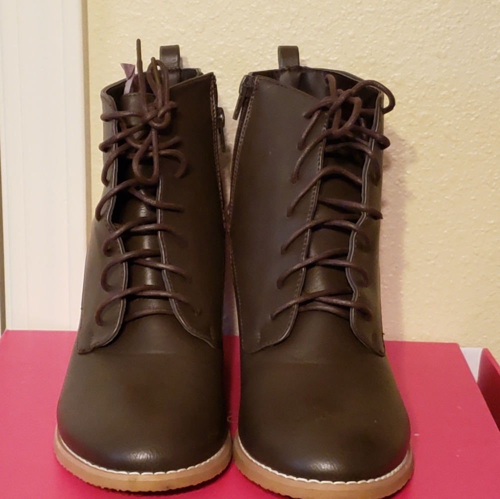 Wedge ankle boots